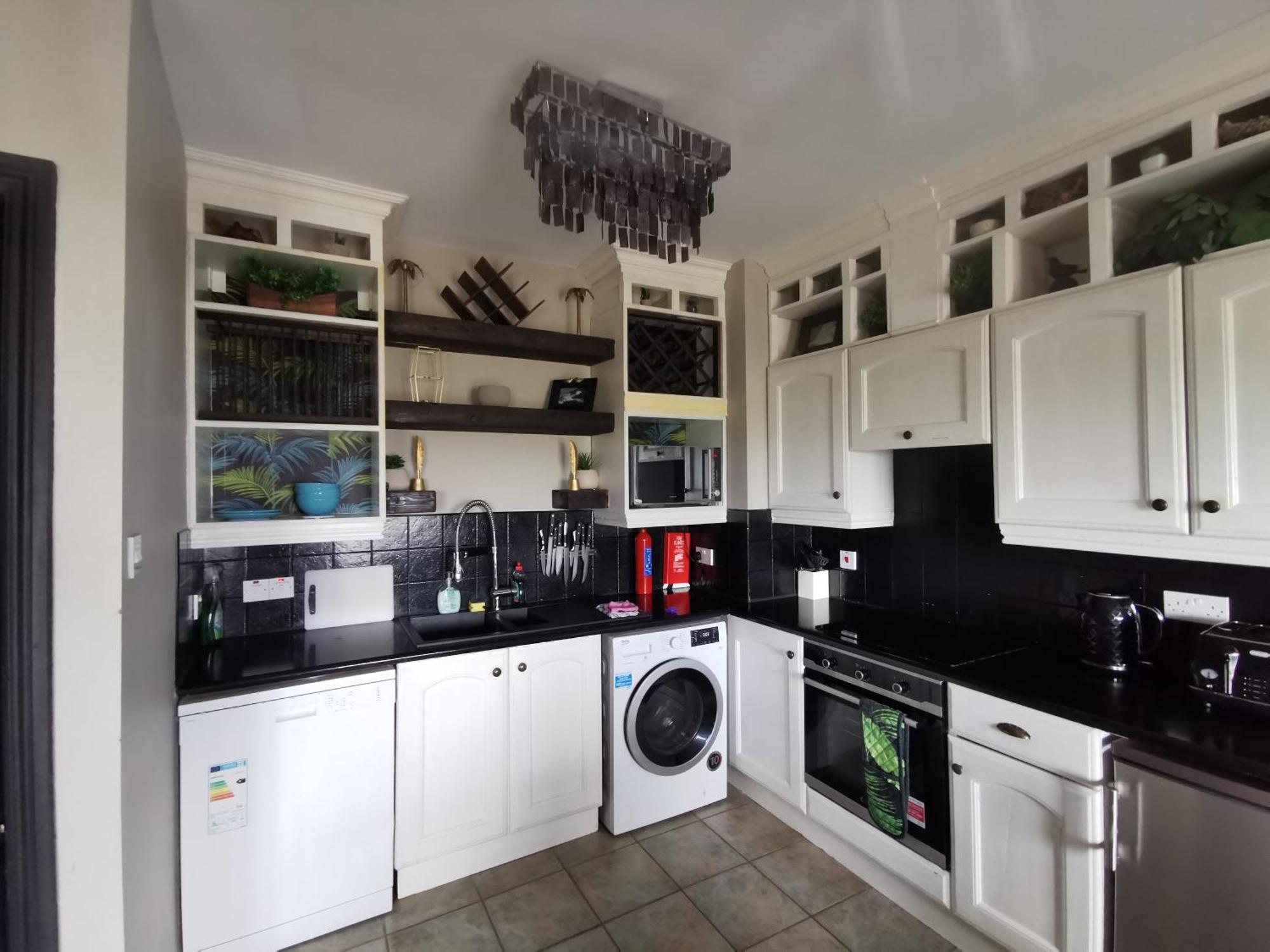 Apartment Palm Cove Luxurious Sea View Balcony Free Wifi Netflix Sleeps 5 Bundoran